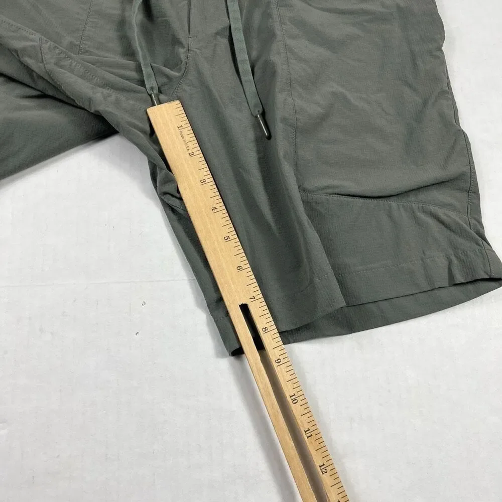 Lululemon Mens Bowline 8” Performance Shorts Green Utility Casual Lightweight M